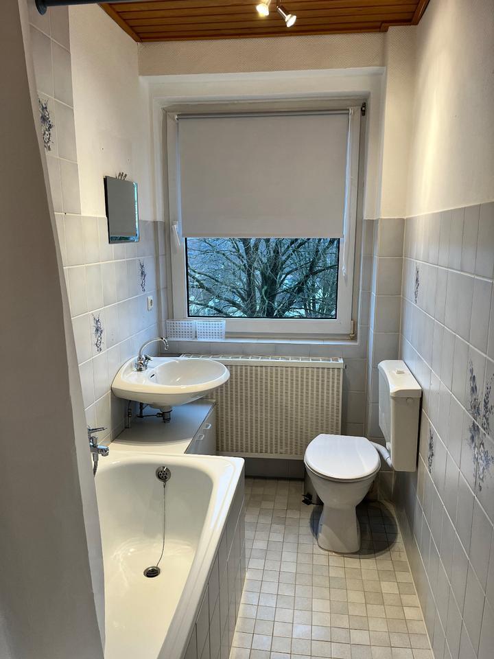 Ab sofort: Remscheid Uni Wuppertal: Top WG Zimmer (Wifi, Balkon)