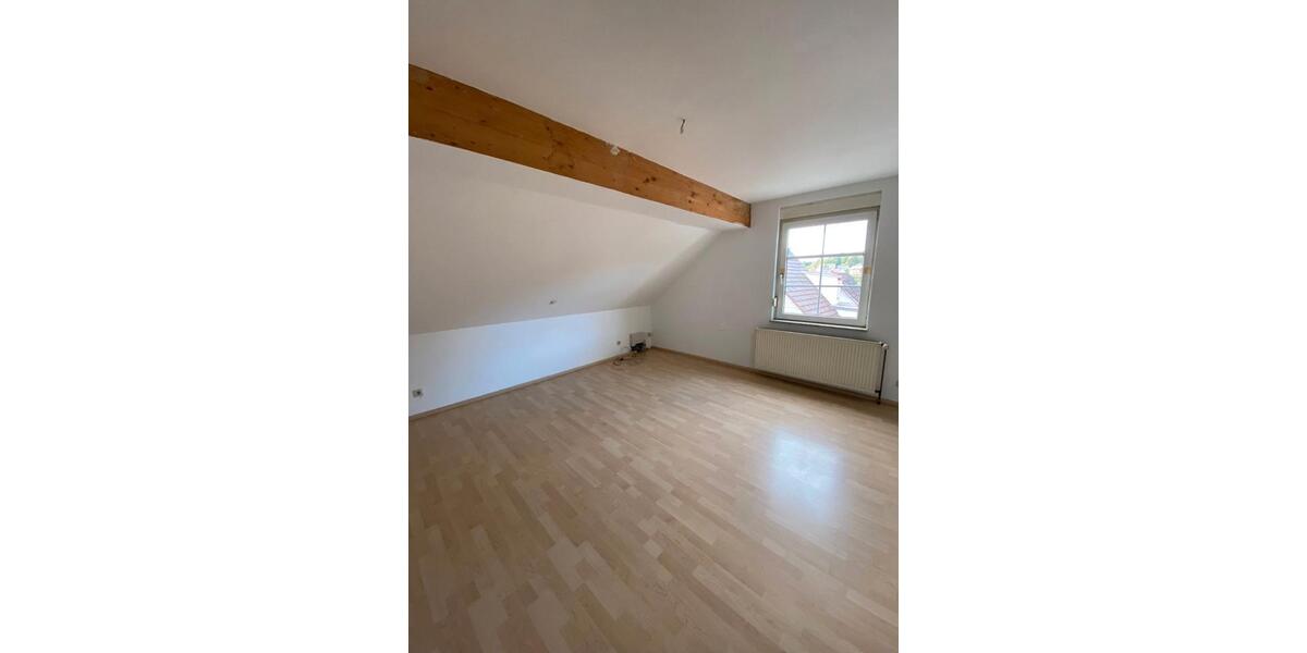 Dachgeschoßwohnung Beverungen - 4 Zimmer, 180 m&sup2;, 900&euro; | Angebot:26491222