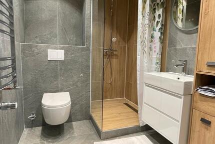 Exclusiv möbilierte Wohnung. Zentrale Lage zimmer