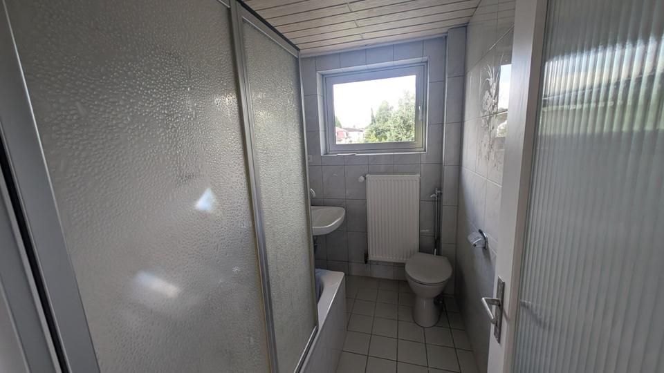 Einfamilienhaus Sankt Ingbert - 7 Zimmer, 150 m&sup2;, 1.600&euro; | Angebot:25624732