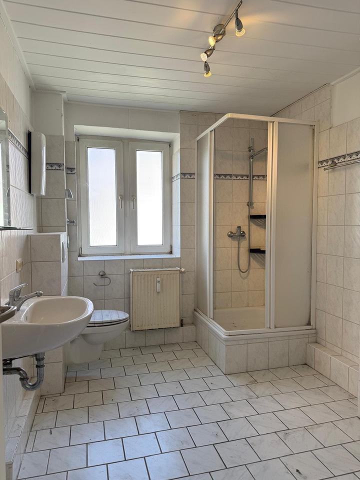 Schöne günstige Wohnung! Renoviert!!!