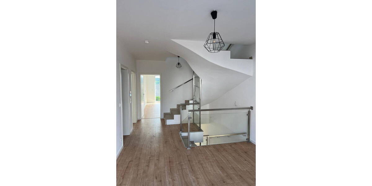 Doppelhaushälfte Rümmelsheim - 6 Zimmer, 182 m&sup2;, 2.000&euro; | Angebot:26155652