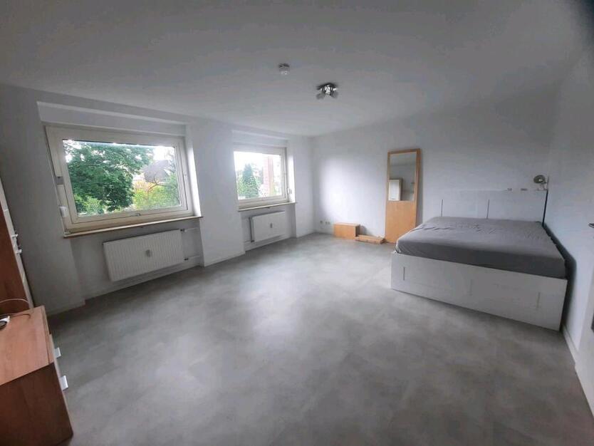 1, 5 Zimmer Wohnung