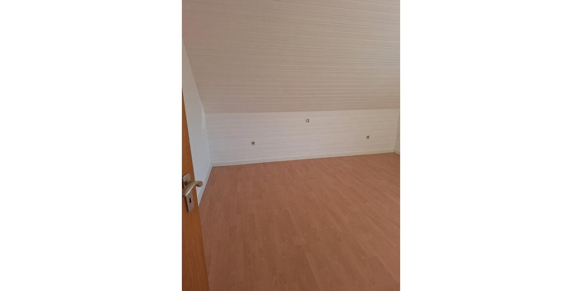 Dachgeschoßwohnung Göttingen Oststadt - 4 Zimmer, 78 m&sup2;, 1.100&euro; | Angebot:25831597