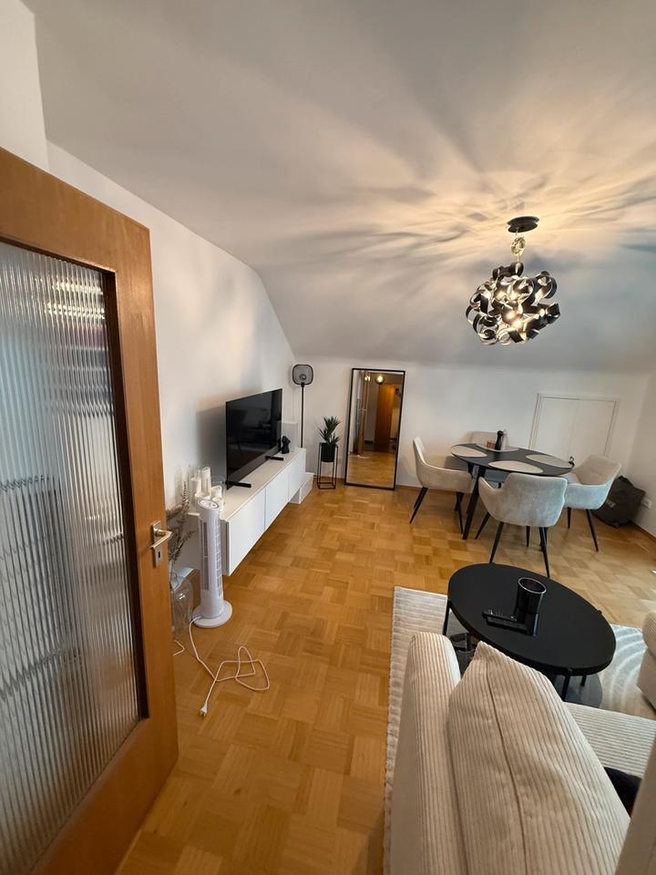2-Zimmer-Dachgeschoßwohnung - NUR SINGLEHAUSHALT
