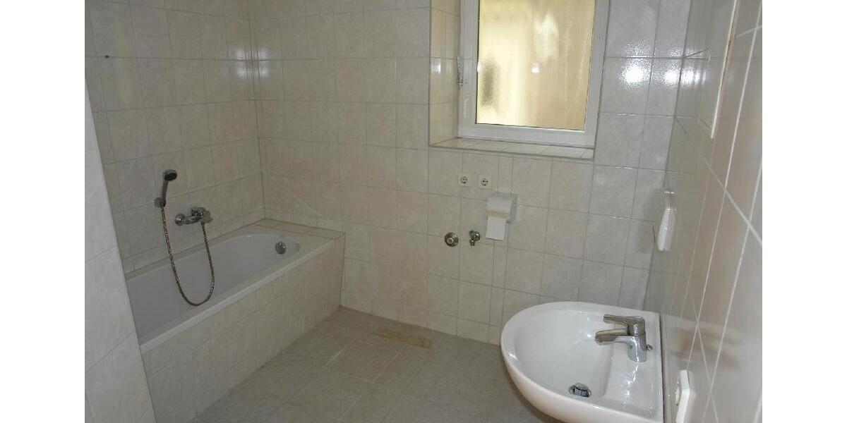 O68W1: Frisch renovierte 2 Raum Erdgeschoßwohnung in Ahlsdorf 2 zimmer