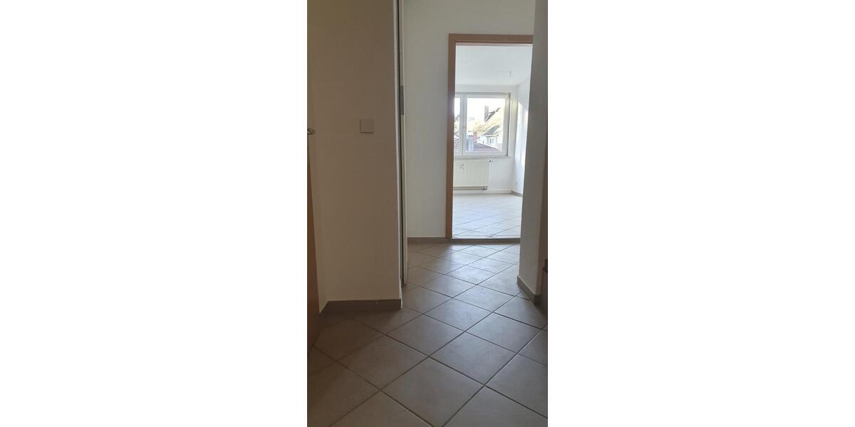 Etagenwohnung Oelsnitz (Erzgebirge) - 2 Zimmer, 62 m&sup2;, 345&euro; | Angebot:23910860