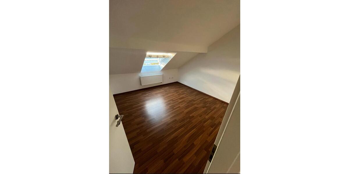 Dachgeschoßwohnung Heilbronn Kernstadt - 3 Zimmer, 80 m&sup2;, 1.000&euro; | Angebot:26633803