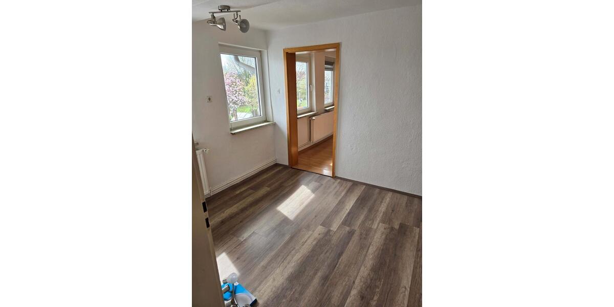 Etagenwohnung Elze - 3 Zimmer, 86 m&sup2;, 650&euro; | Angebot:26462408