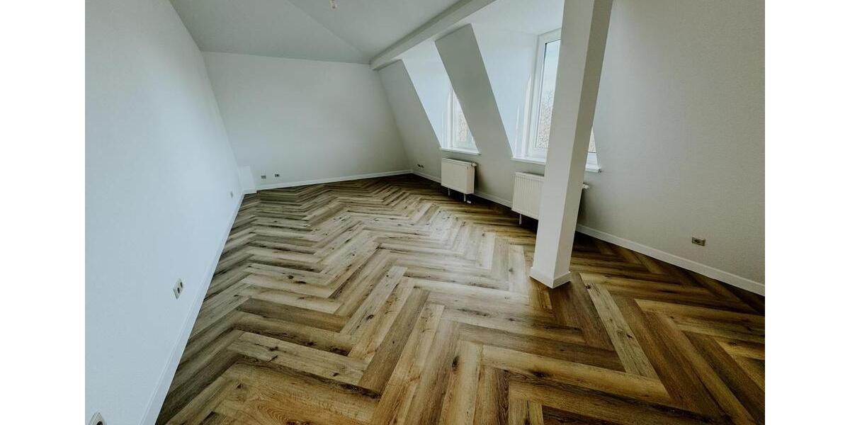 Dachgeschoßwohnung Oranienburg - 4 Zimmer, 135 m&sup2;, 2.050&euro; | Angebot:25795481