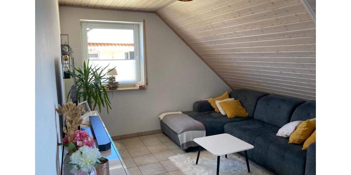 Dachgeschoßwohnung Memmelsdorf - 3 Zimmer, 82 m&sup2;, 800&euro; | Angebot:26351914