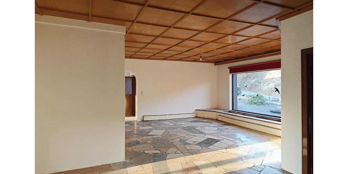 Erdgeschoßwohnung Kronach - 9 Zimmer, 250 m&sup2;, 2.998&euro; | Angebot:20430575