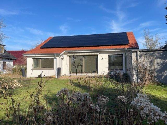 Bungalow Bad Oldesloe - 2 Zimmer, 92 m&sup2;, 1.700&euro; | Angebot:25734638