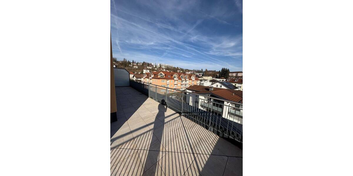 Etagenwohnung Deggendorf - 3 Zimmer, 112 m&sup2;, 1.970&euro; | Angebot:25690401