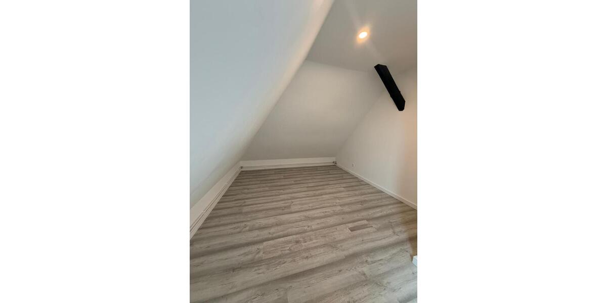 Dachgeschoßwohnung Hameln Kernstadt - 3 Zimmer, 76 m&sup2;, 650&euro; | Angebot:26042350