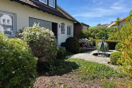 Haus Cadolzburg - 6 Zimmer, 217 m&sup2;, 2.350&euro; | Angebot:26712686