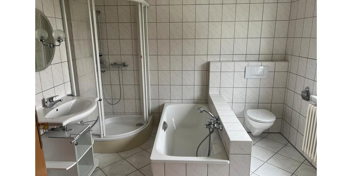 Erdgeschoßwohnung Felsberg - 3 Zimmer, 95 m&sup2;, 760&euro; | Angebot:25843147