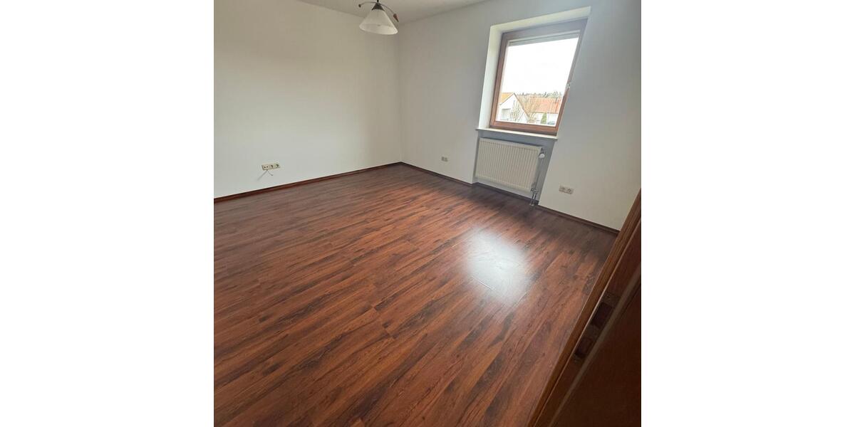 Etagenwohnung Wittibreut - 4 Zimmer, 127 m&sup2;, 710&euro; | Angebot:26004640