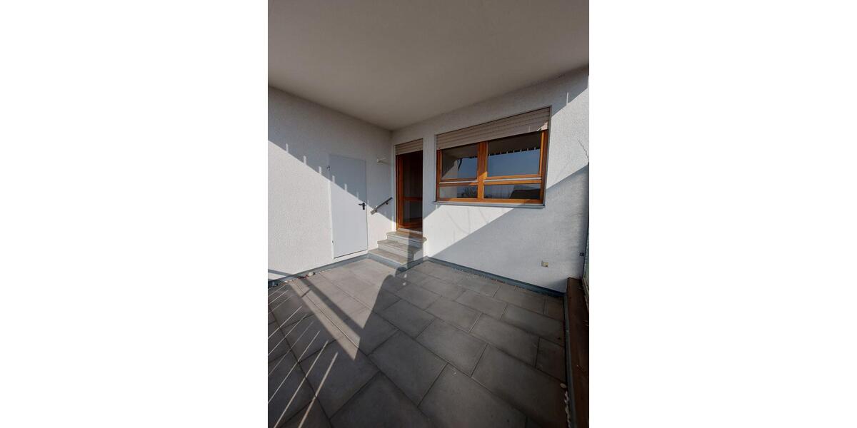 Erdgeschoßwohnung Ebersbach an der Fils - 3 Zimmer, 90 m&sup2;, 1.200&euro; | Angebot:25366445