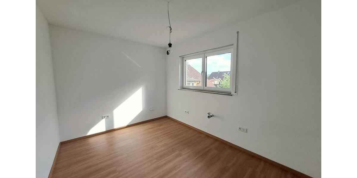 Etagenwohnung Langfurth - 5 Zimmer, 145 m&sup2;, 1.100&euro; | Angebot:26597401
