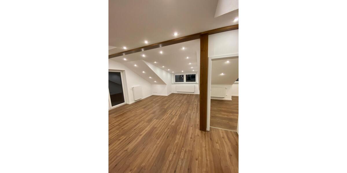 Dachgeschoßwohnung Crailsheim - 3 Zimmer, 76 m&sup2;, 1.080&euro; | Angebot:25044509