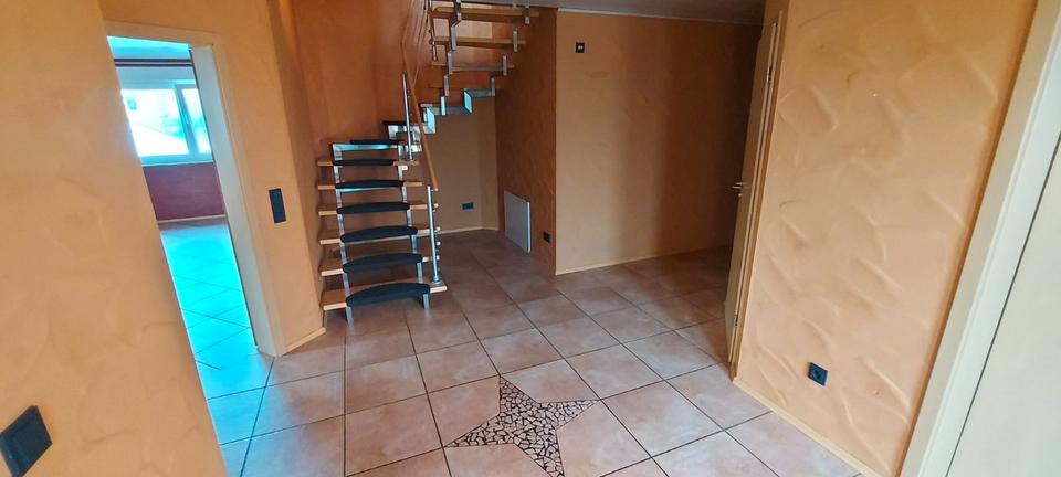 Einfamilienhaus Rammelsbach - 5 Zimmer, 230 m&sup2;, 1.800&euro; | Angebot:26624272