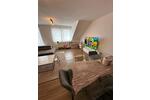 Gemütliche Dachgeschosswohnung mit moderner Küche & Balkon zimmer
