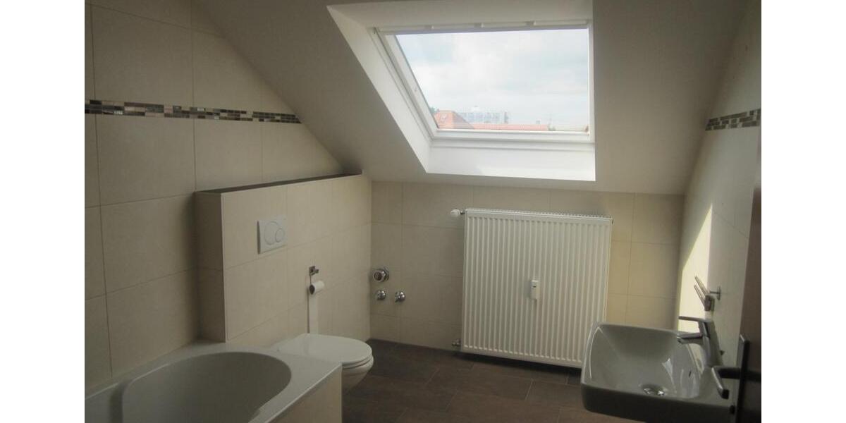 Dachgeschoßwohnung Weiterstadt - 4 Zimmer, 128 m&sup2;, 1.300&euro; | Angebot:25161520