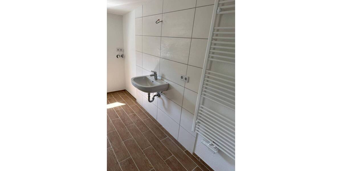 Etagenwohnung Bernburg Bergstadt - 2 Zimmer, 72 m&sup2;, 435&euro; | Angebot:25862588
