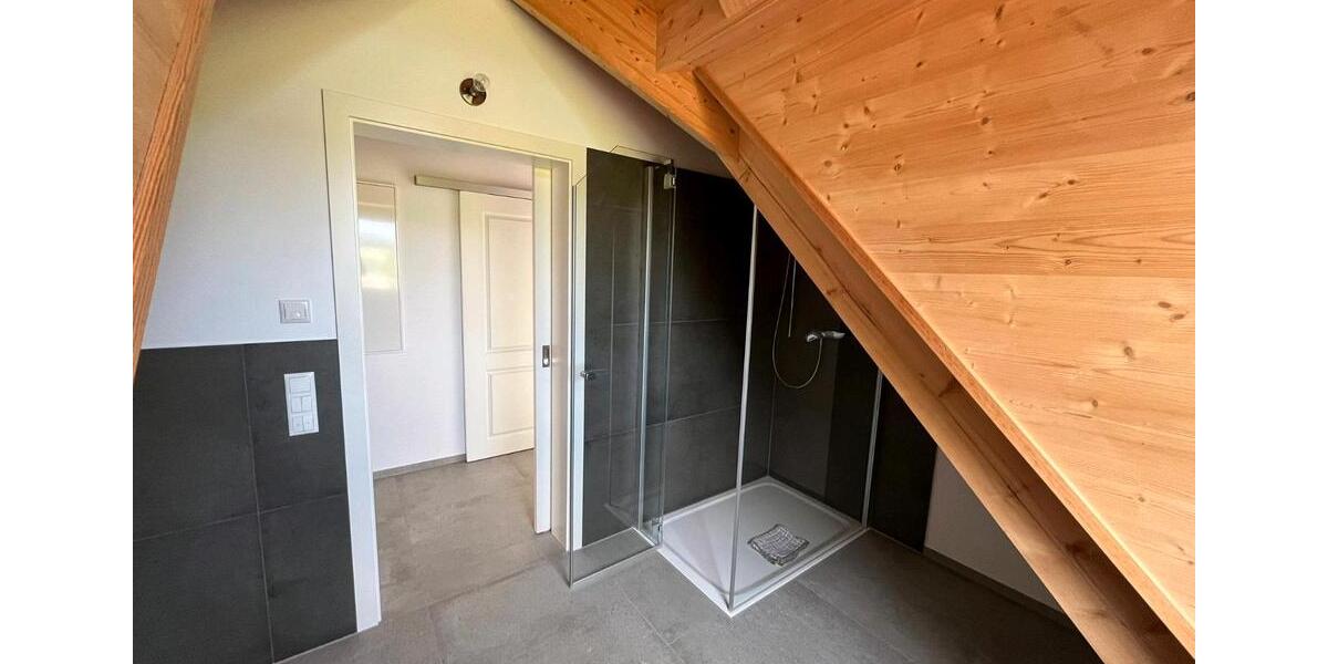 Dachgeschoßwohnung Finning - 3 Zimmer, 67 m&sup2;, 1.220&euro; | Angebot:26422266