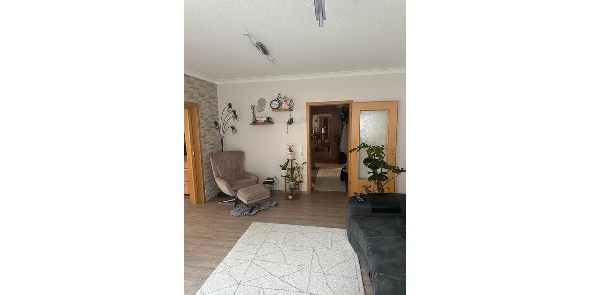 Erdgeschoßwohnung Deggendorf - 4 Zimmer, 80 m&sup2;, 980&euro; | Angebot:26039138