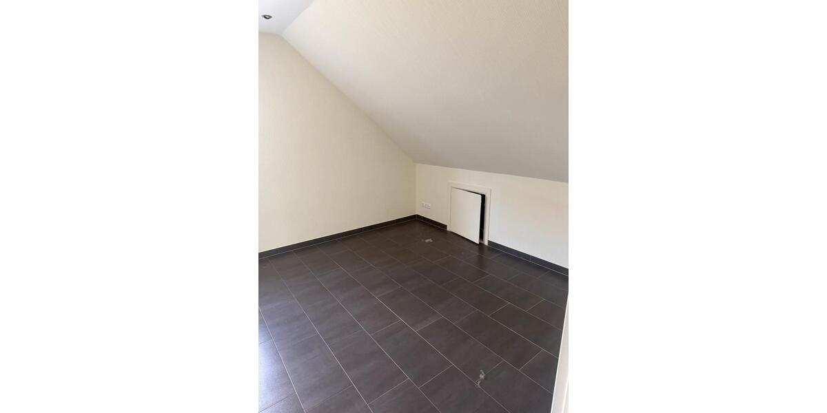 Dachgeschoßwohnung Todesfelde - 2.5 Zimmer, 75 m&sup2;, 1.000&euro; | Angebot:26611995