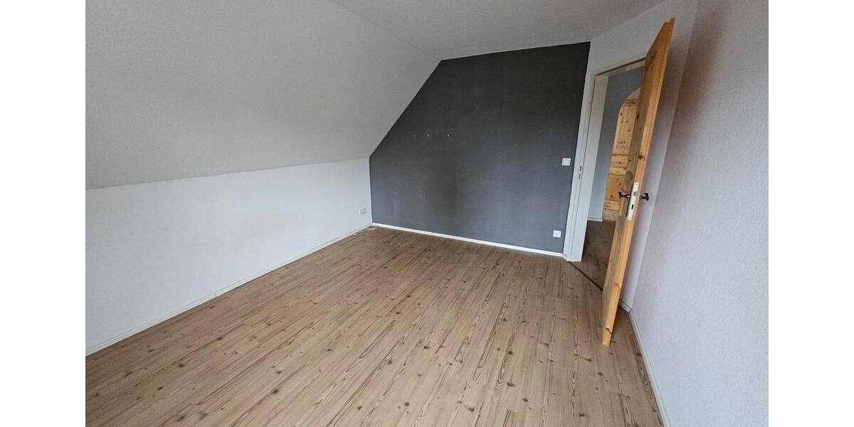Dachgeschoßwohnung Bramsche - 3.5 Zimmer, 96 m&sup2;, 900&euro; | Angebot:24198808