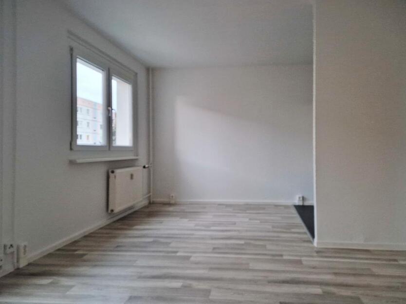 Platz für Ideen – 4 Zimmer mit offener Küche und Balkon ! 