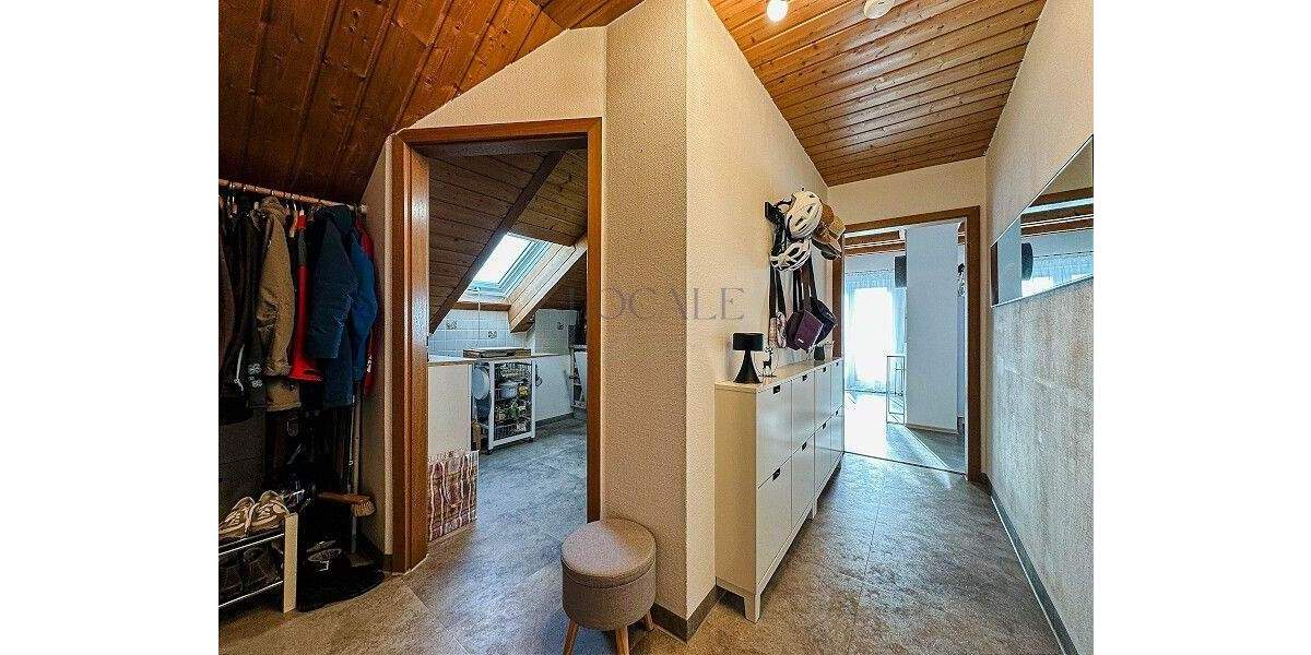 Großzügige 4-Zimmer-DG-Wohnung mit Balkon 3 zimmer