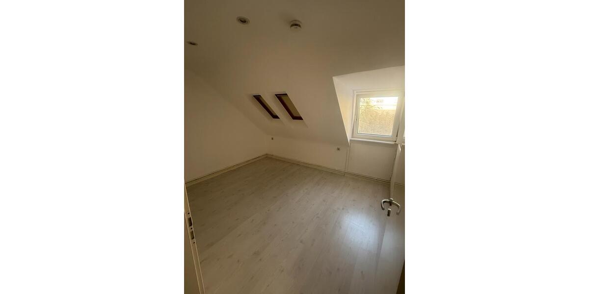 Einfamilienhaus Hannover Buchholz-Kleefeld - 4 Zimmer, 180 m&sup2;, 1.950&euro; | Angebot:25131400