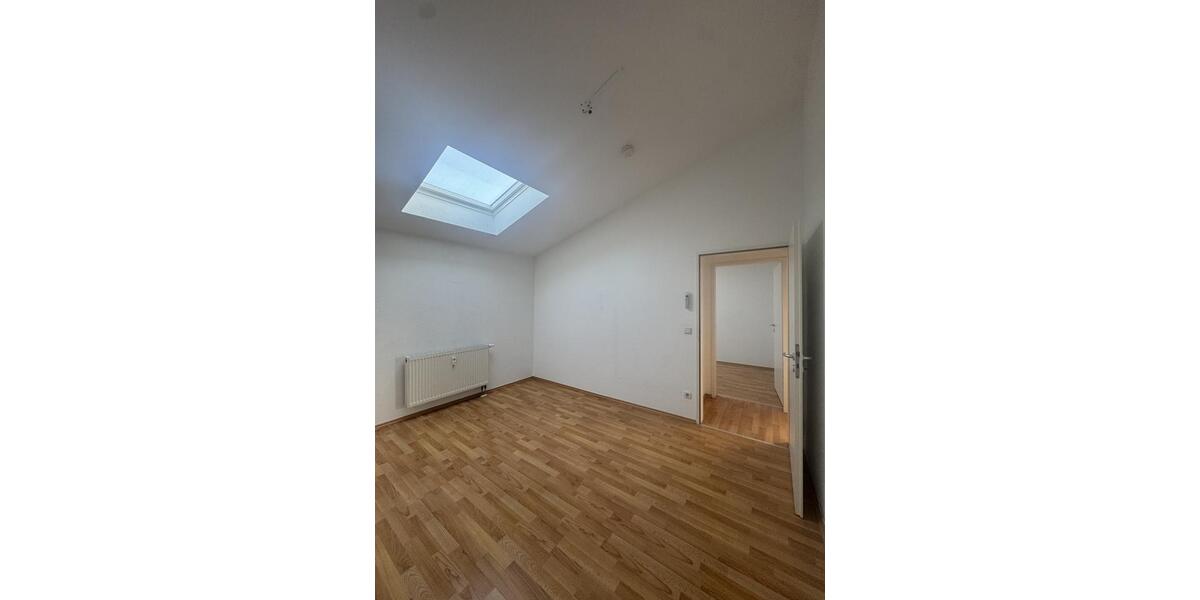 Dachgeschoßwohnung Moers - 3 Zimmer, 100 m&sup2;, 750&euro; | Angebot:22127287