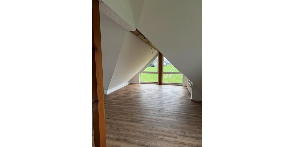 Dachgeschoßwohnung Oerlinghausen - 3 Zimmer, 59 m&sup2;, 500&euro; | Angebot:25874660