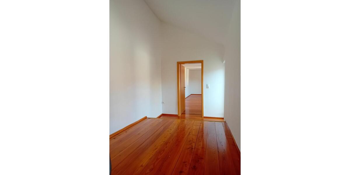 Einfamilienhaus Coburg - 3 Zimmer, 160 m&sup2;, 990&euro; | Angebot:25745958