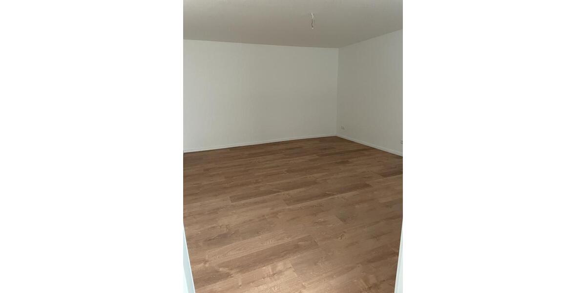 Etagenwohnung Hildesheim Himmelsthür - 2 Zimmer, 105 m&sup2;, 875&euro; | Angebot:25922695