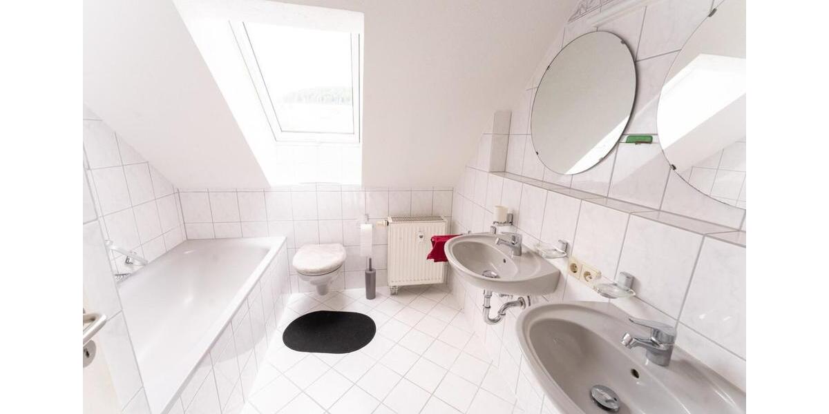 Dachgeschoßwohnung Geisingen - 4.5 Zimmer, 101 m&sup2;, 1.160&euro; | Angebot:24748991