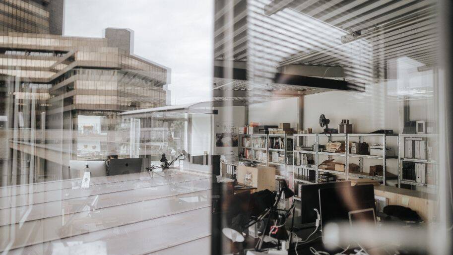 Tolle Arbeitsplätze in loftartigem Hinterhaus der Aachener Straße - All-in-Miete