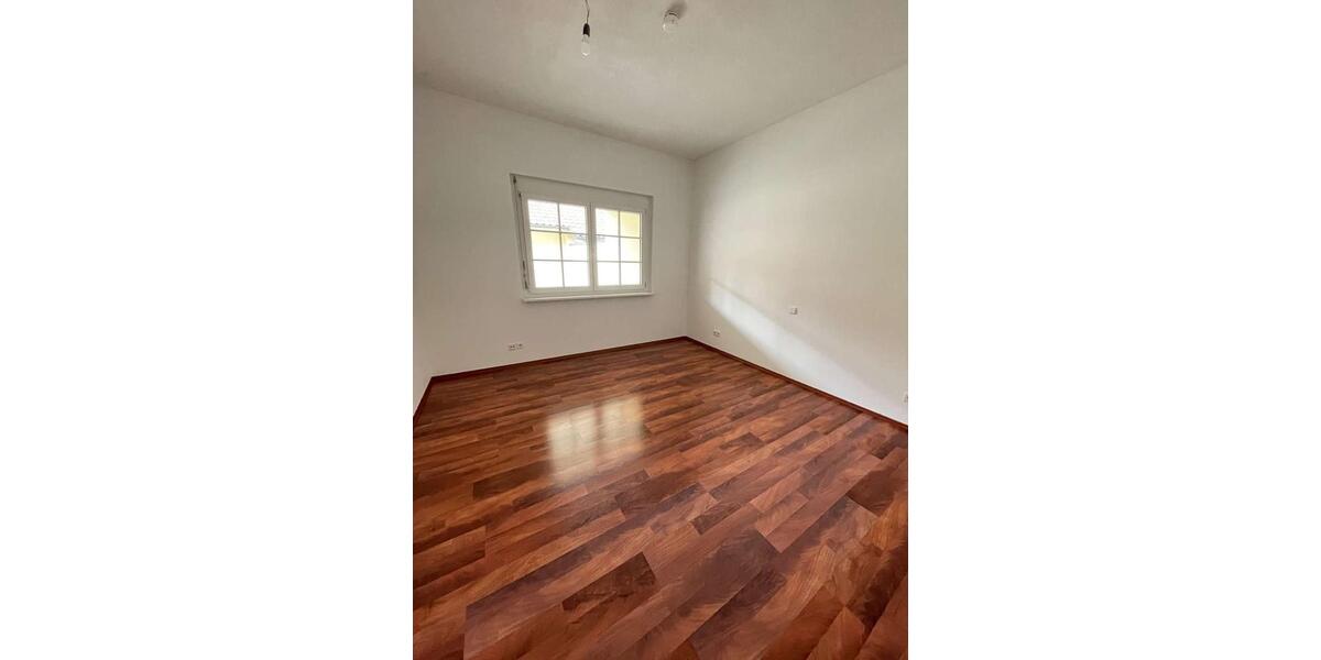 Etagenwohnung Waldshut-Tiengen Tiengen - 4 Zimmer, 158 m&sup2;, 1.500&euro; | Angebot:26479729