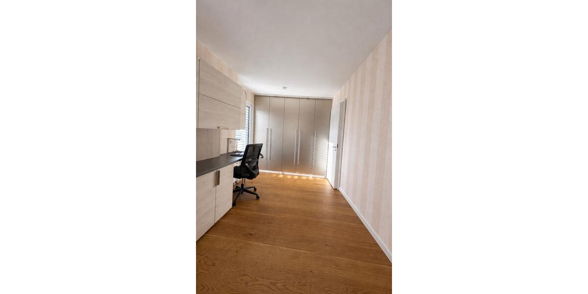 Einfamilienhaus Detmold - 3 Zimmer, 142 m&sup2;, 1.500&euro; | Angebot:25644448