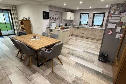 Wohnung zum Mieten in Ramstein-Miesenbach 1.750 € 197 m² 6 zimmer