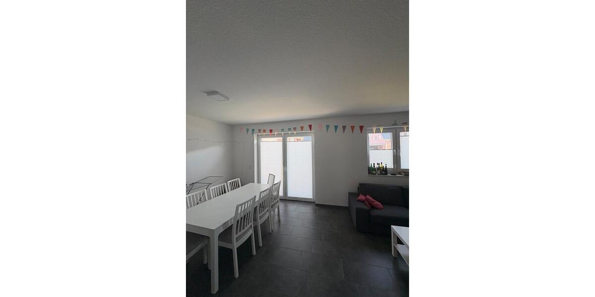 Wohnen auf Zeit Zetel - 1 Zimmer, 12 m&sup2;, 500&euro; | Angebot:26535754