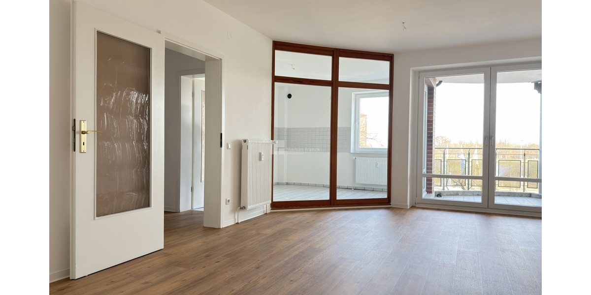 Repräsentatives Wohnen am Schlossgarten: Frisch renoviert & voller Wärme - Etagenwohnung Schwerin Feldstadt | Angebot:25637385