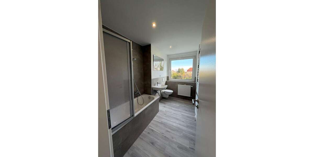 Wohnung zum Mieten in Zwenkau OT Großdalzig 950 € 84.05 m² 4 zimmer