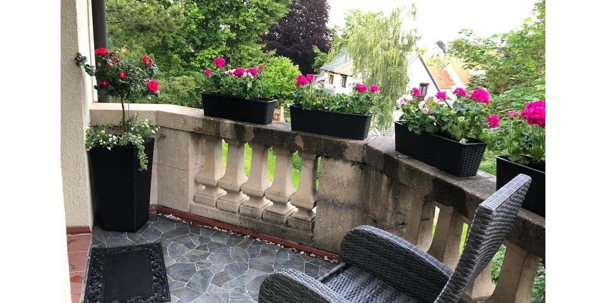 Etagenwohnung Meerane - 3 Zimmer, 121 m&sup2;, 700&euro; | Angebot:26163017