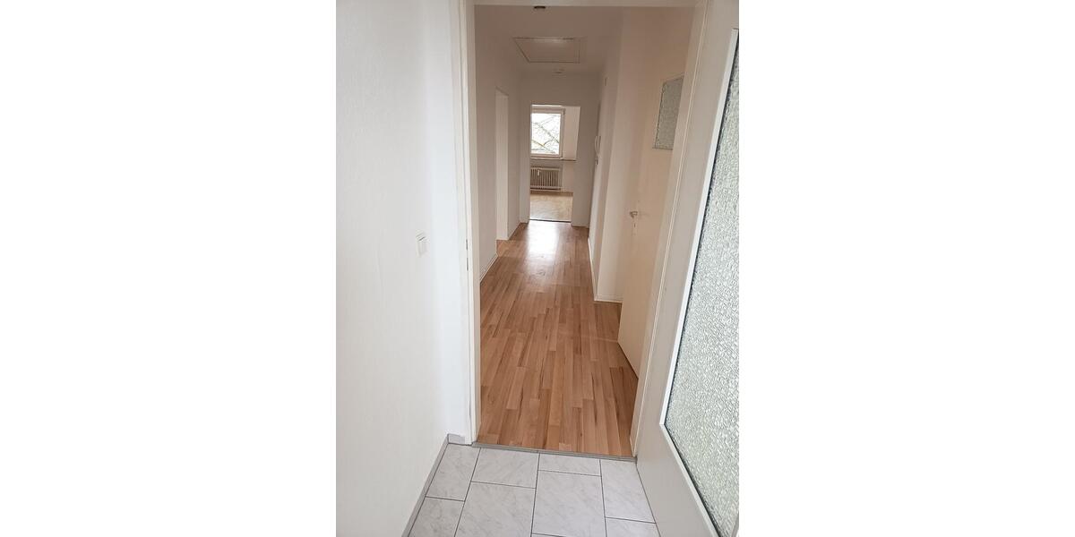 Etagenwohnung Königslutter am Elm - 3 Zimmer, 90 m&sup2;, 550&euro; | Angebot:24651148